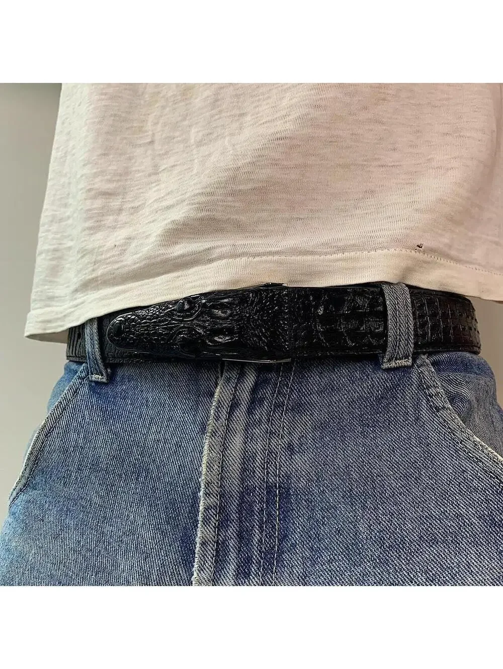 Crocodile Head belt buckle Leather belt. Super cool unique design and great qual